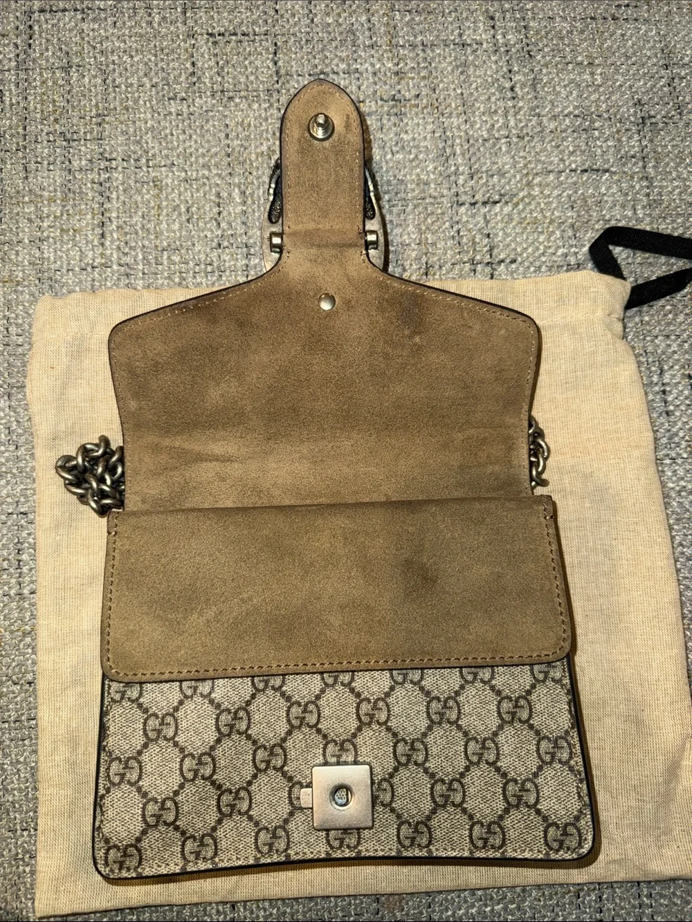 Gucci dionysus GG Supreme Shoulder Bag with Silver-Tone Hardware